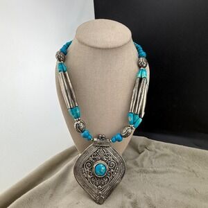 Beaded Western Necklace Silver Tone Blue Beaded 20"
